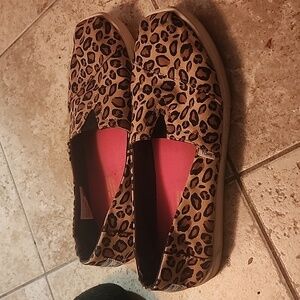 Toms leopard slip on